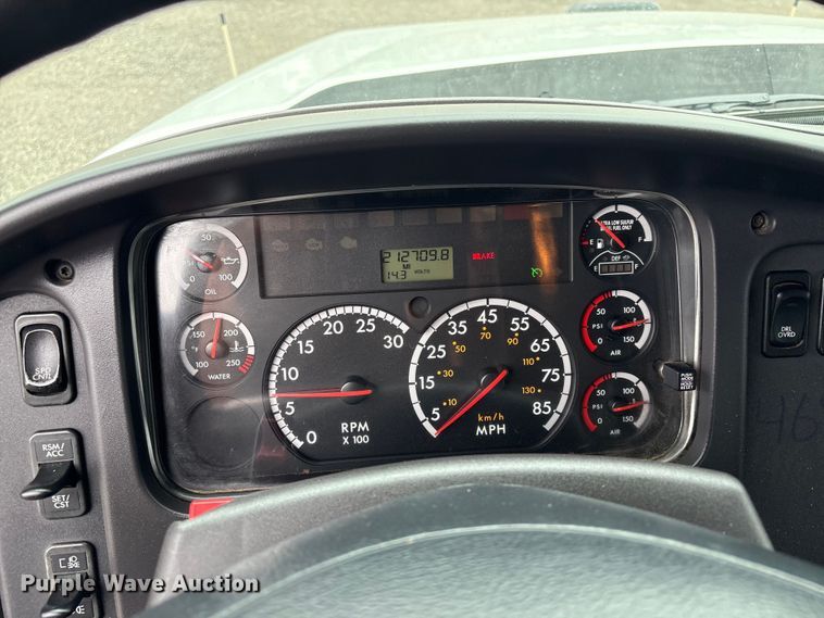 image for item EG9017 2013 Freightliner 108SD Crew Cab utility / service truck