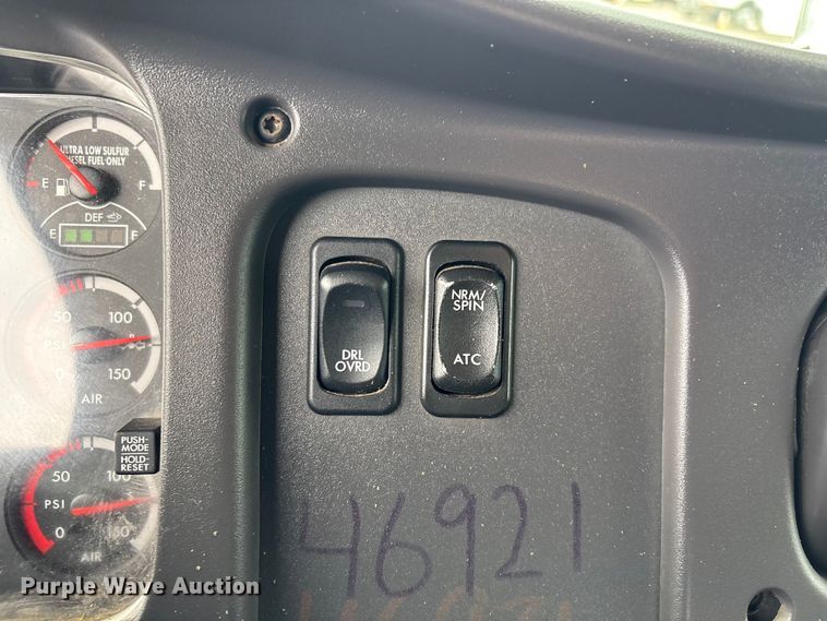 image for item EG9017 2013 Freightliner 108SD Crew Cab utility / service truck