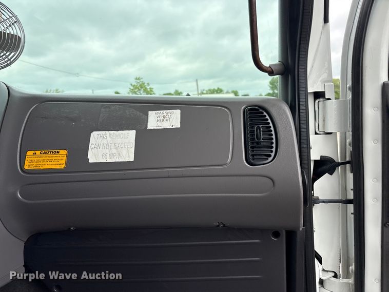 image for item EG9017 2013 Freightliner 108SD Crew Cab utility / service truck