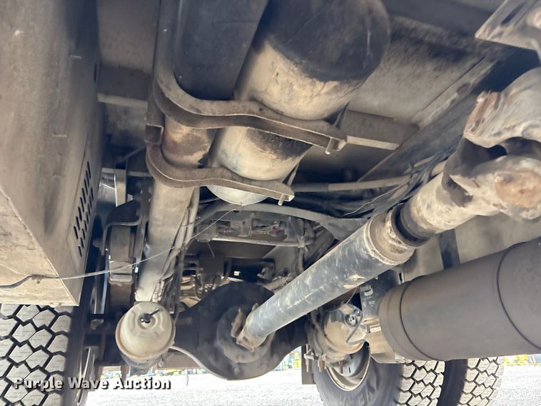 image for item EG9017 2013 Freightliner 108SD Crew Cab utility / service truck