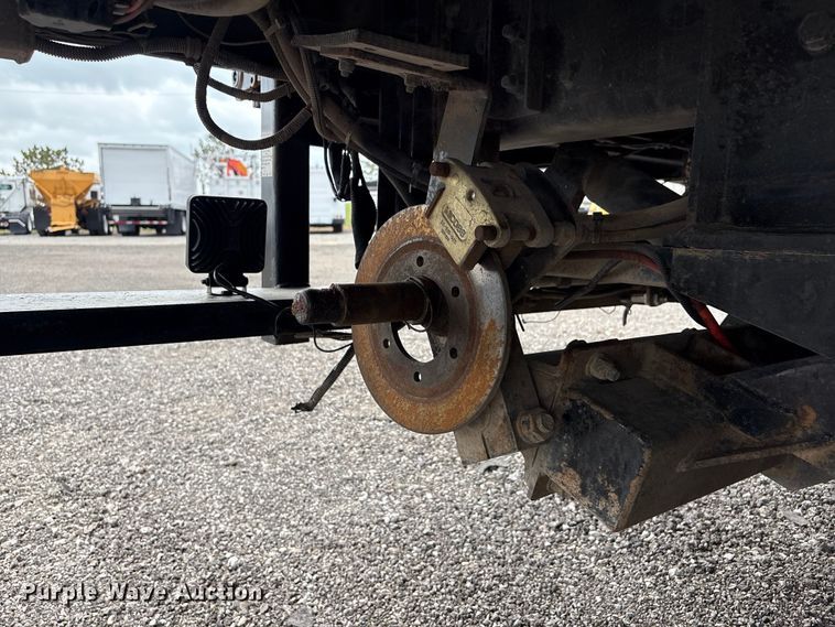 image for item EG9017 2013 Freightliner 108SD Crew Cab utility / service truck