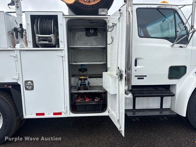 image for item EG9028 2008 Sterling Actera utility / service truck