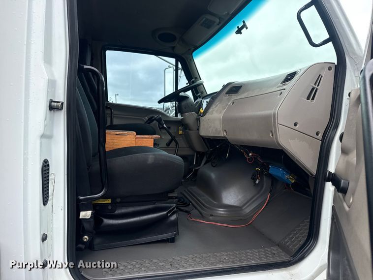 image for item EG9028 2008 Sterling Actera utility / service truck