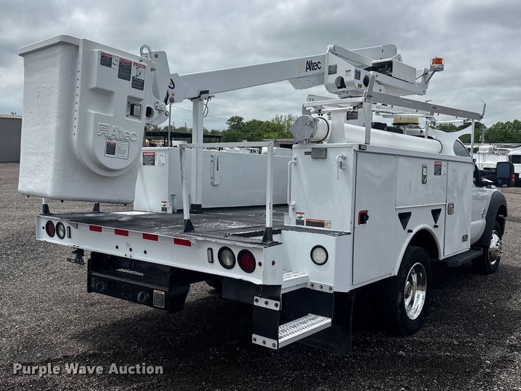 image for item EG9032 2016 Ford F450 Super Duty bucket truck