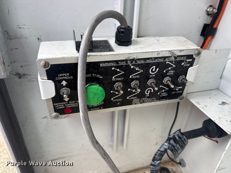 image for item EG9032 2016 Ford F450 Super Duty bucket truck