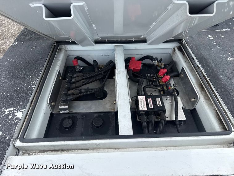 image for item EG9032 2016 Ford F450 Super Duty bucket truck