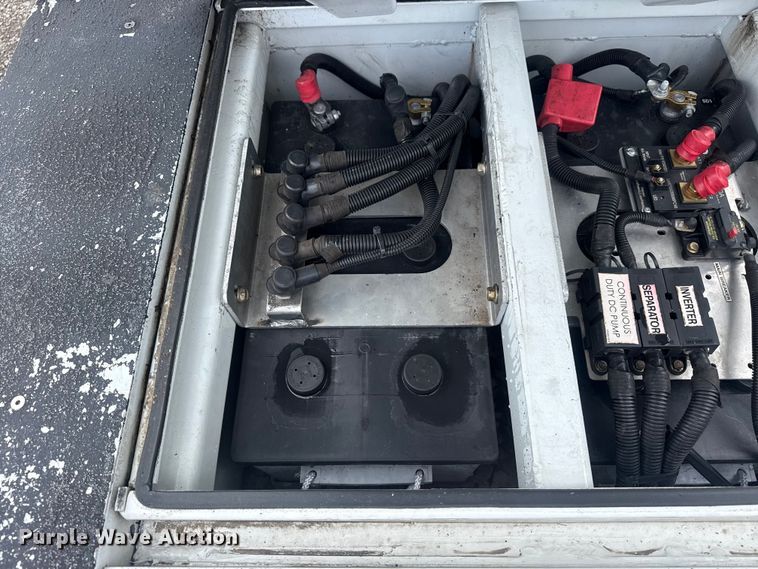 image for item EG9032 2016 Ford F450 Super Duty bucket truck