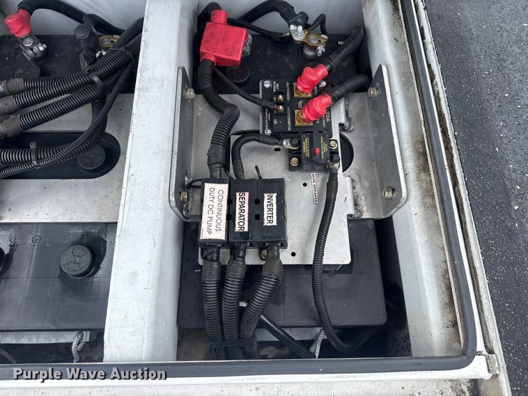 image for item EG9032 2016 Ford F450 Super Duty bucket truck