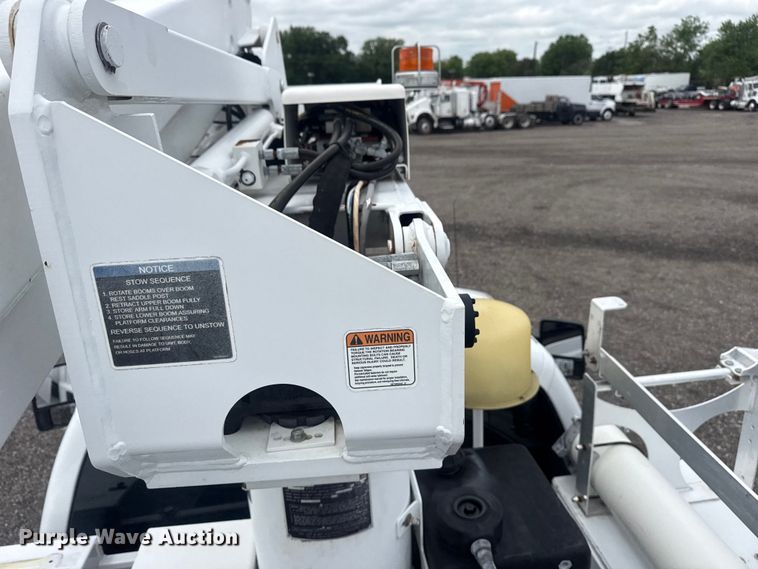 image for item EG9032 2016 Ford F450 Super Duty bucket truck