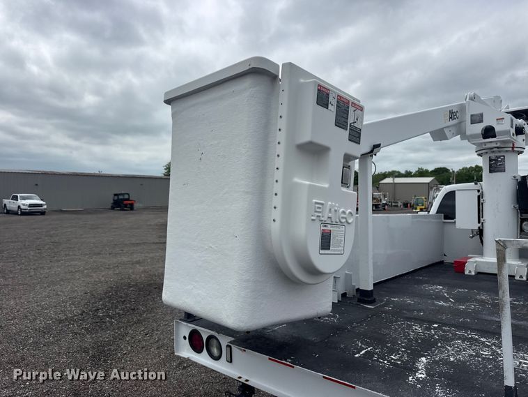 image for item EG9032 2016 Ford F450 Super Duty bucket truck