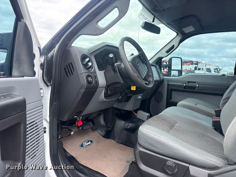 image for item EG9032 2016 Ford F450 Super Duty bucket truck