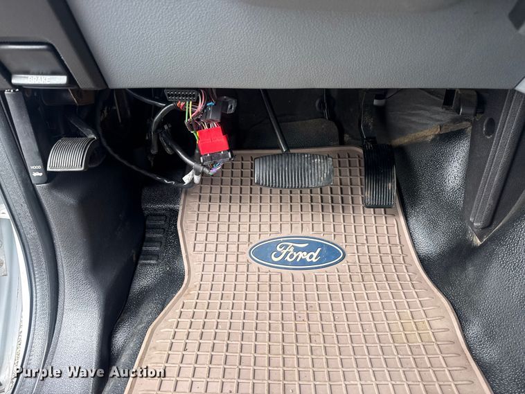 image for item EG9032 2016 Ford F450 Super Duty bucket truck