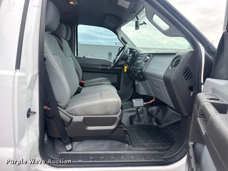 image for item EG9032 2016 Ford F450 Super Duty bucket truck