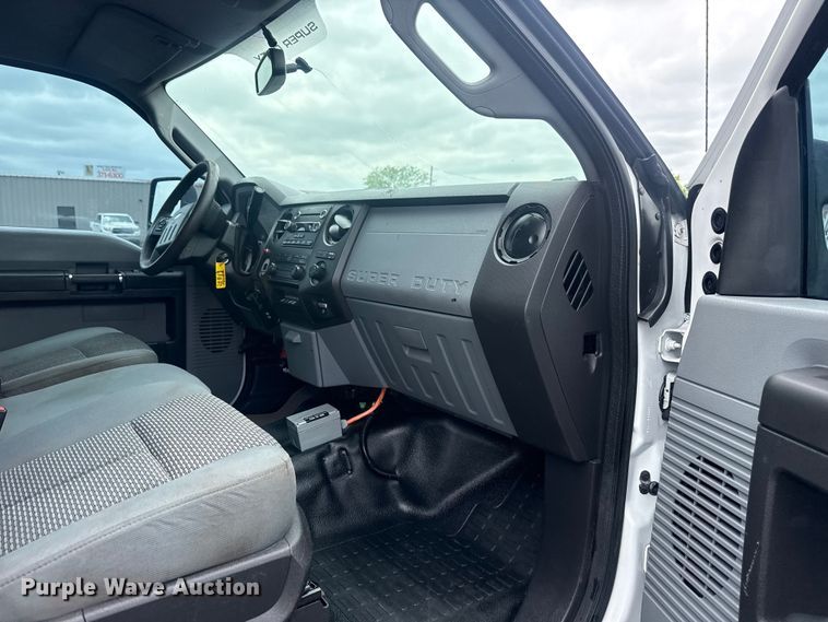 image for item EG9032 2016 Ford F450 Super Duty bucket truck