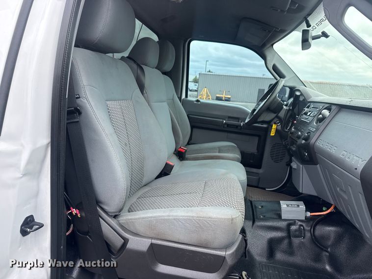 image for item EG9032 2016 Ford F450 Super Duty bucket truck