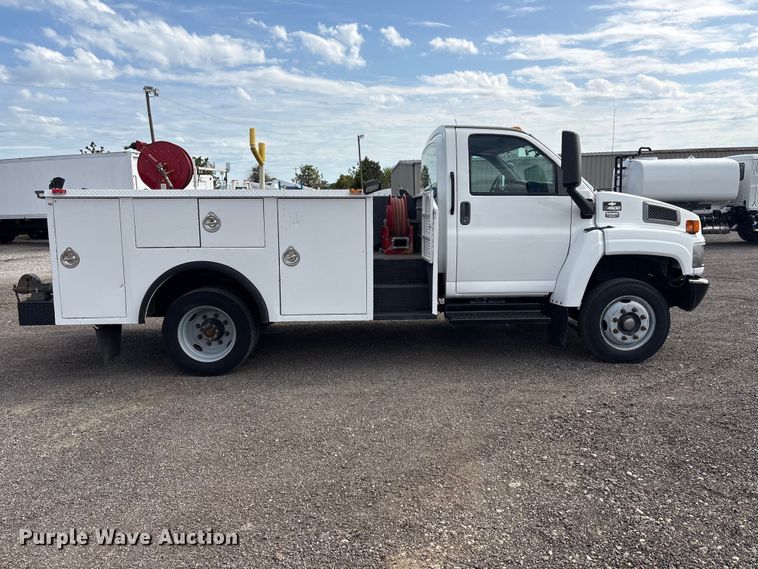 image for item EG9043 2007 Chevrolet C4500 utility / service truck