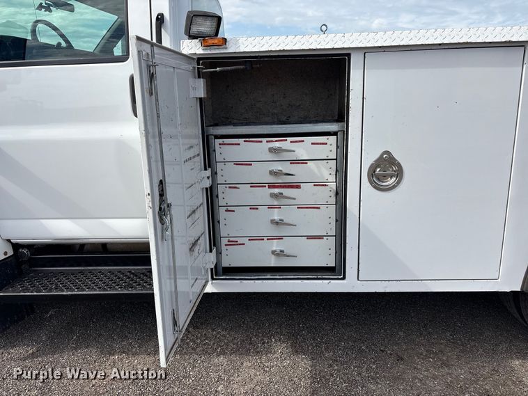 image for item EG9043 2007 Chevrolet C4500 utility / service truck