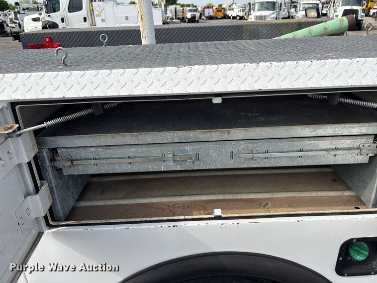 image for item EG9043 2007 Chevrolet C4500 utility / service truck