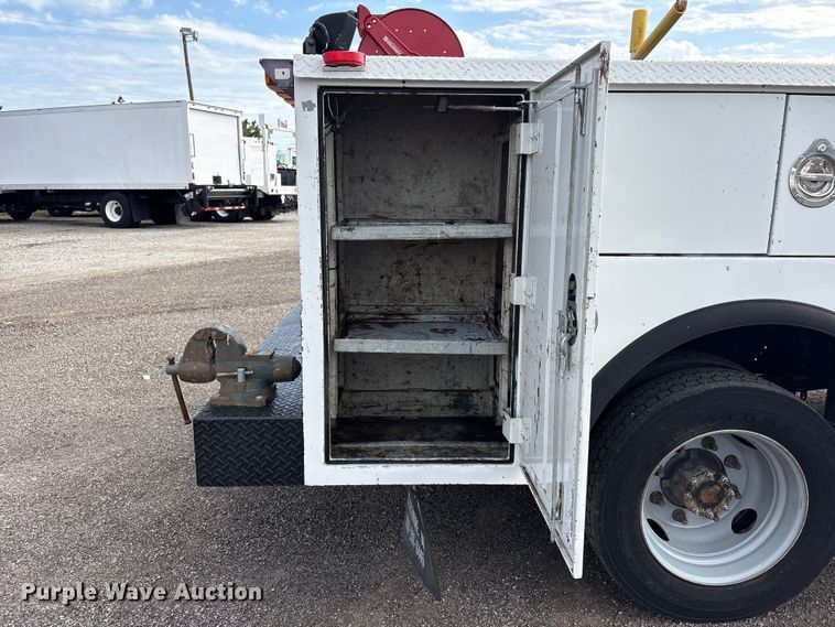 image for item EG9043 2007 Chevrolet C4500 utility / service truck