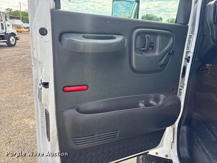 image for item EG9043 2007 Chevrolet C4500 utility / service truck