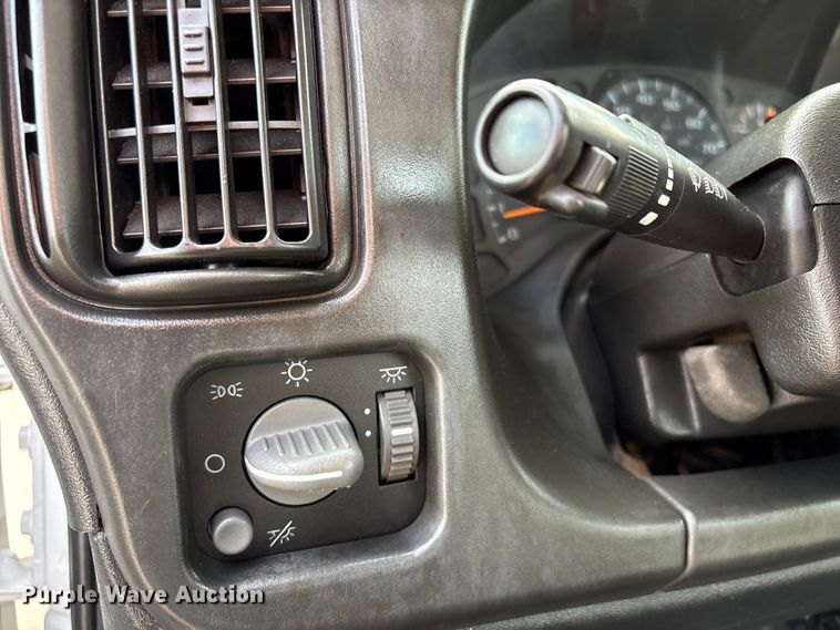 image for item EG9043 2007 Chevrolet C4500 utility / service truck