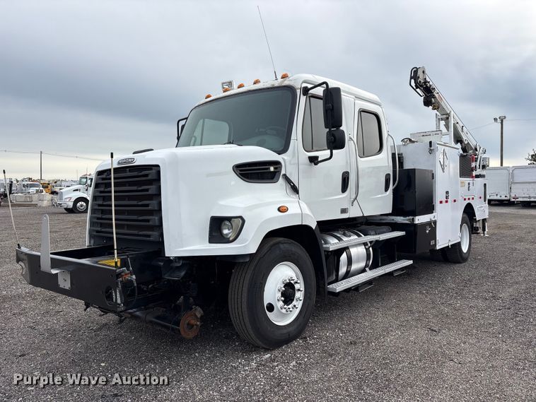 image for item EG9045 2016 Freightliner 108SD utility / service truck
