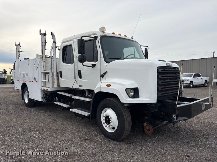 image for item EG9045 2016 Freightliner 108SD utility / service truck