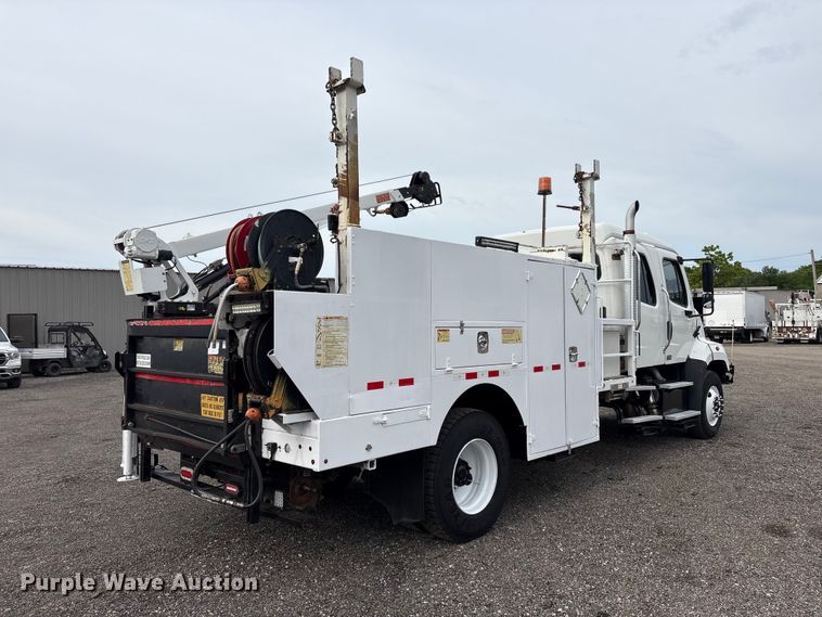 image for item EG9045 2016 Freightliner 108SD utility / service truck