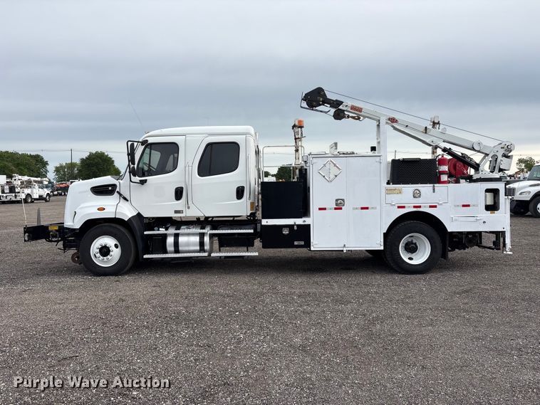 image for item EG9045 2016 Freightliner 108SD utility / service truck