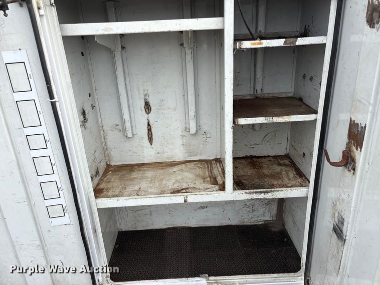 image for item EG9045 2016 Freightliner 108SD utility / service truck