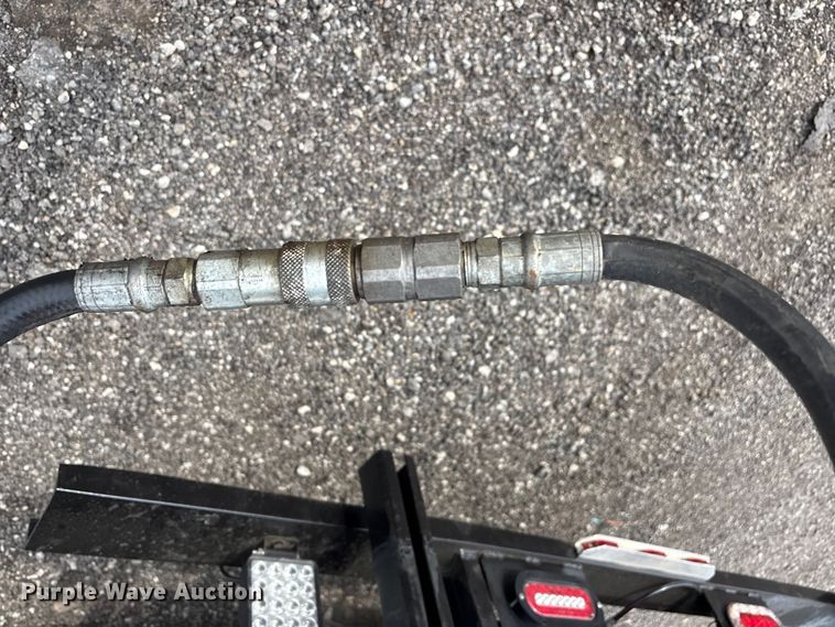 image for item EG9045 2016 Freightliner 108SD utility / service truck