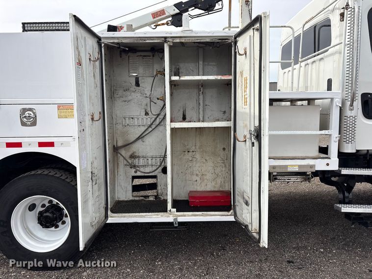 image for item EG9045 2016 Freightliner 108SD utility / service truck