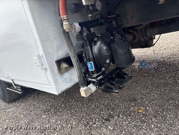 image for item EG9045 2016 Freightliner 108SD utility / service truck