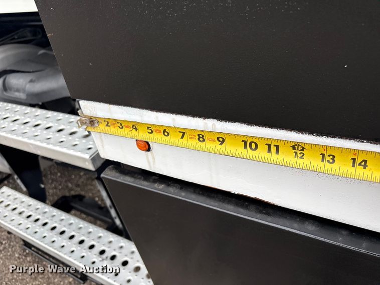image for item EG9045 2016 Freightliner 108SD utility / service truck