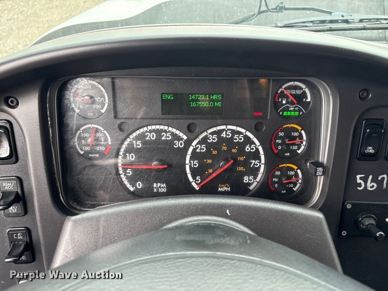 image for item EG9045 2016 Freightliner 108SD utility / service truck