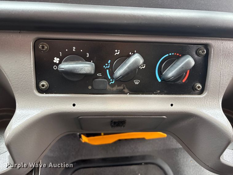 image for item EG9045 2016 Freightliner 108SD utility / service truck