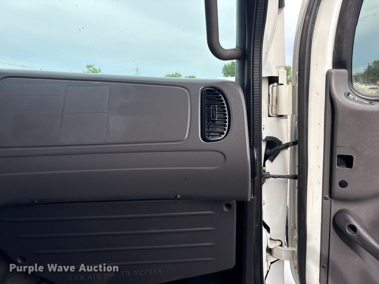 image for item EG9045 2016 Freightliner 108SD utility / service truck