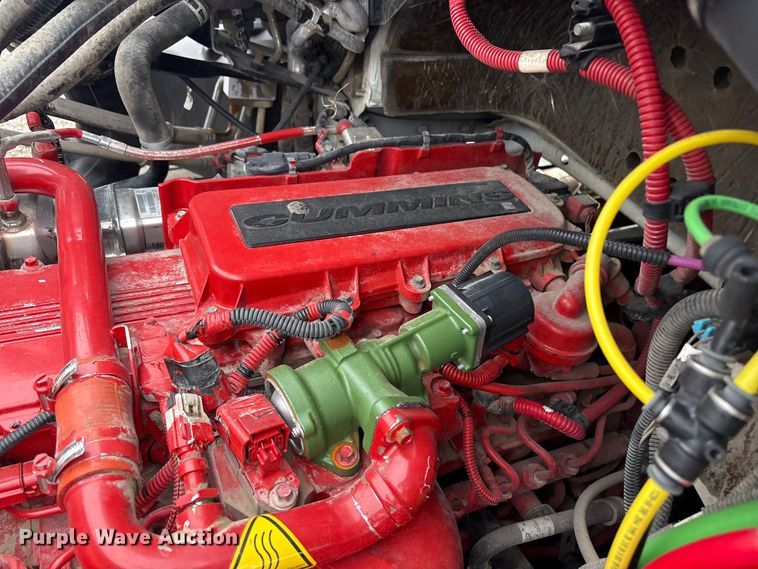 image for item EG9045 2016 Freightliner 108SD utility / service truck