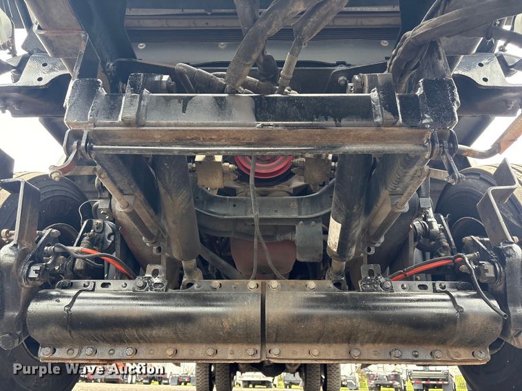 image for item EG9045 2016 Freightliner 108SD utility / service truck