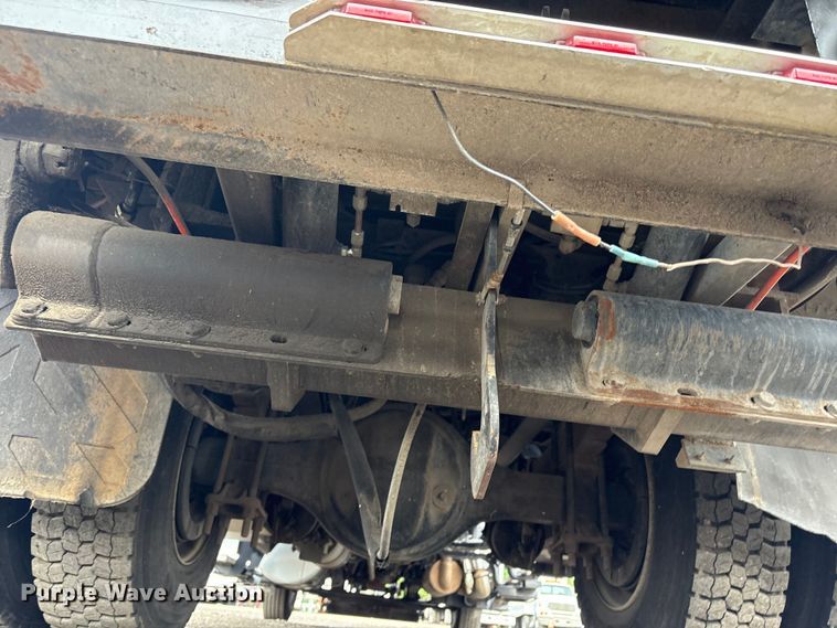 image for item EG9045 2016 Freightliner 108SD utility / service truck