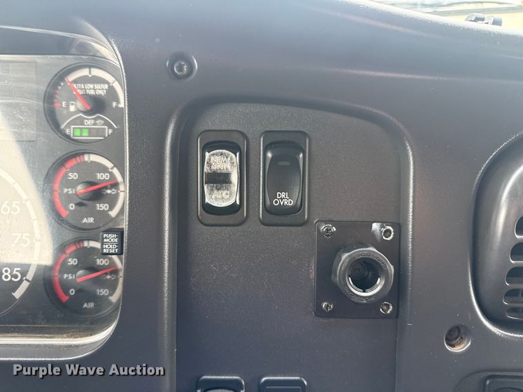 image for item EG9046 2012 Freightliner Business Class M2 Crew Cab utility / service truck
