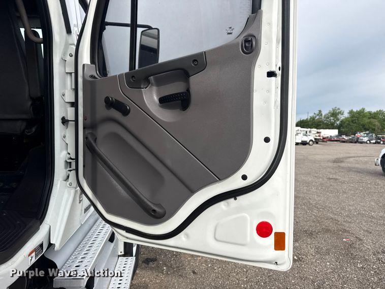 image for item EG9046 2012 Freightliner Business Class M2 Crew Cab utility / service truck