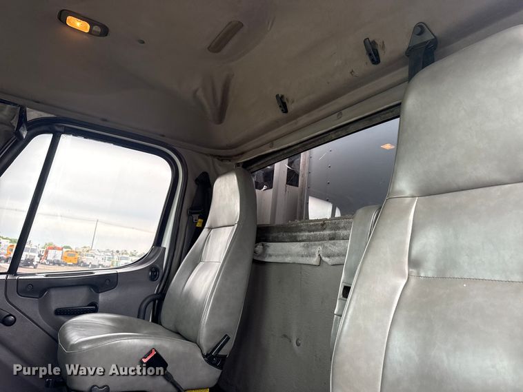 image for item EG9046 2012 Freightliner Business Class M2 Crew Cab utility / service truck