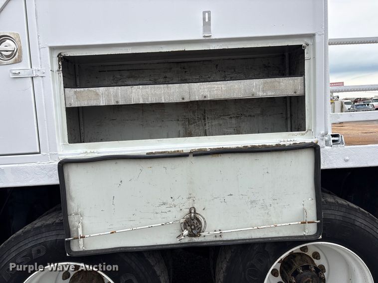 image for item EG9048 2012 Freightliner M2 Business Class crane truck
