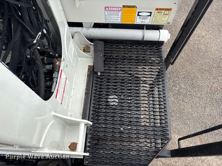image for item EG9048 2012 Freightliner M2 Business Class crane truck
