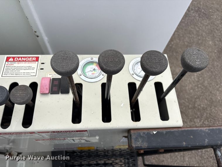 image for item EG9048 2012 Freightliner M2 Business Class crane truck