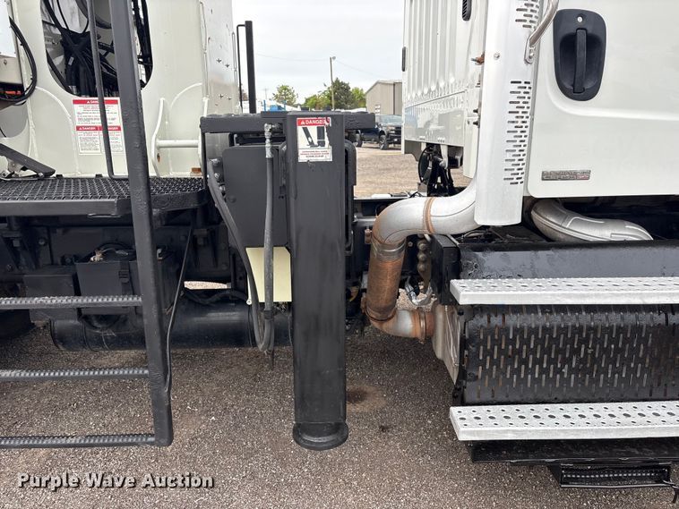 image for item EG9048 2012 Freightliner M2 Business Class crane truck