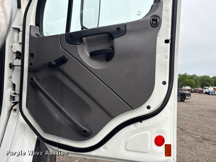 image for item EG9048 2012 Freightliner M2 Business Class crane truck