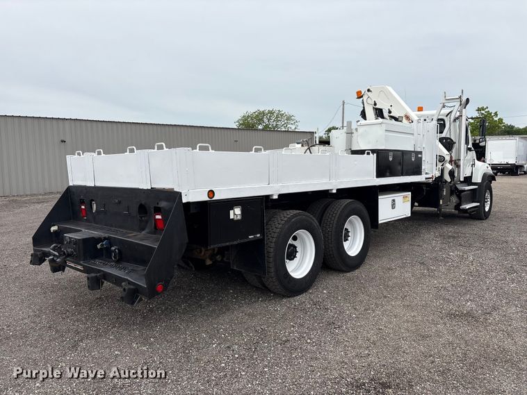 image for item EG9049 2013 Freightliner 114SD crane truck