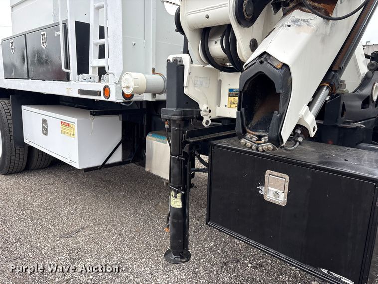 image for item EG9049 2013 Freightliner 114SD crane truck
